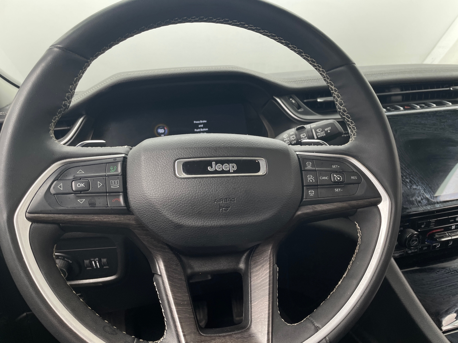 Thumbnail: 2023 Jeep Grand Cherokee L - 4