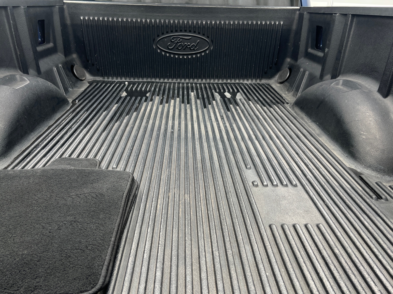 Thumbnail: 2018 Ford Econoline - 7