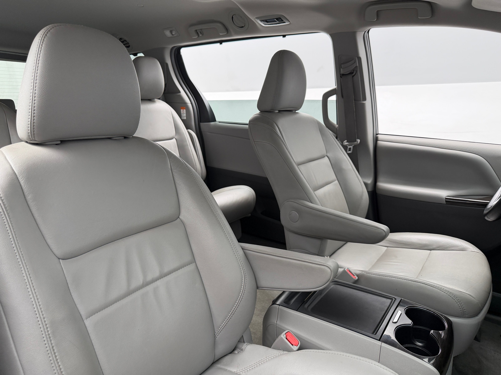 Thumbnail: 2018 Toyota Sienna - 2