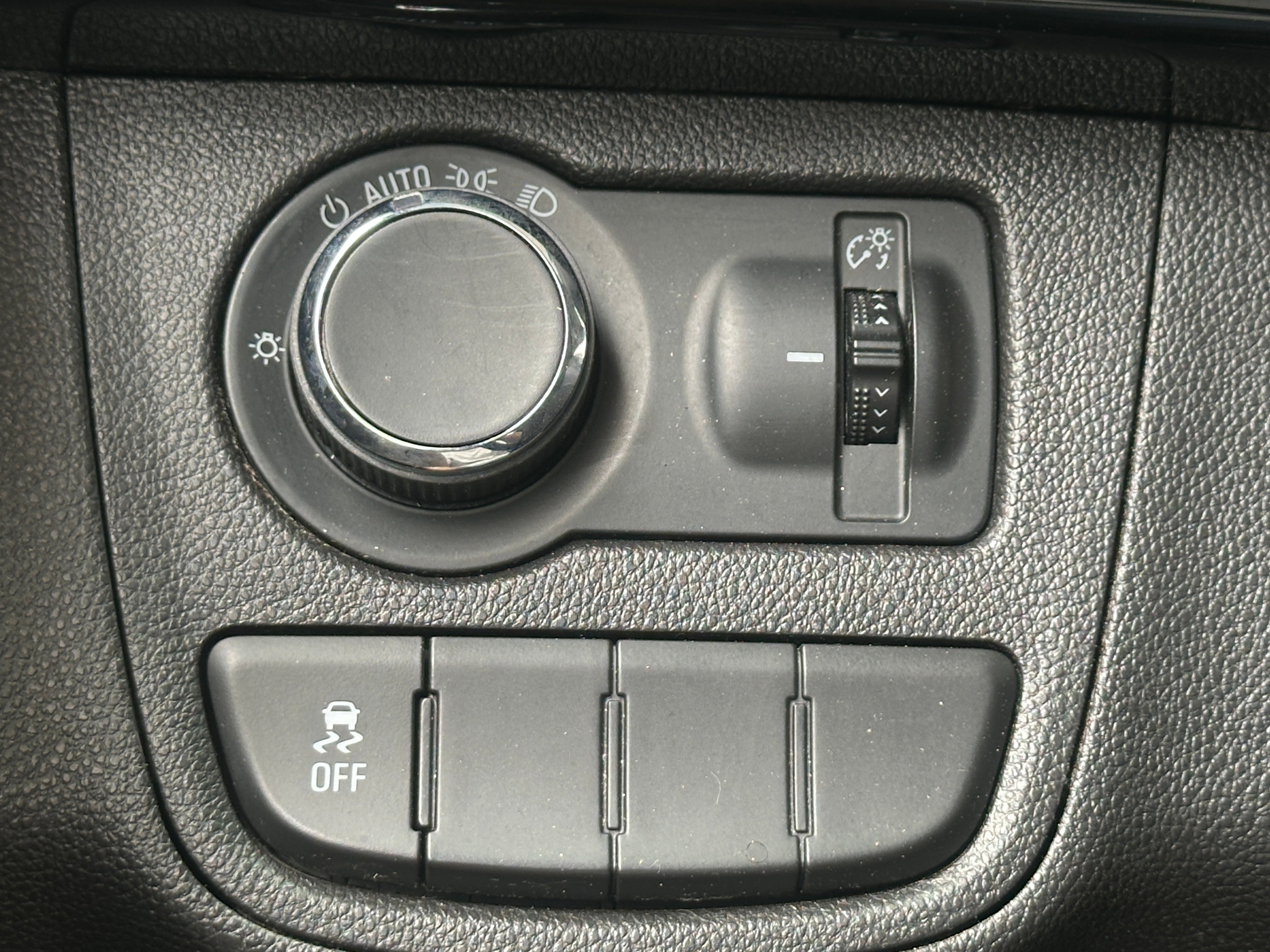 Used 2021 Chevrolet Spark 1LT with VIN KL8CD6SA1MC719989 for sale in Pewaukee, WI