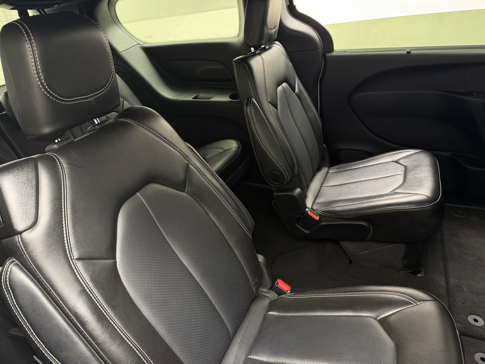 Thumbnail: 2025 Chrysler Pacifica - 5