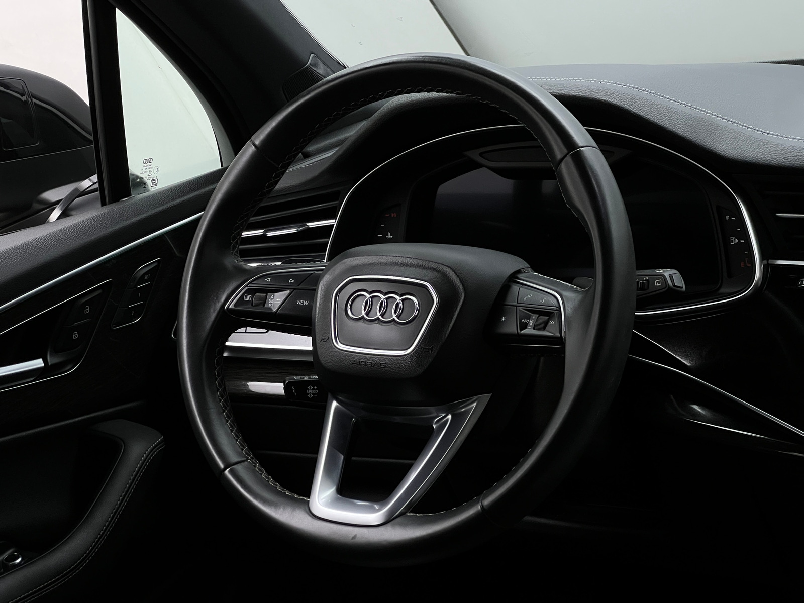 Thumbnail: 2025 Audi Q7 - 5