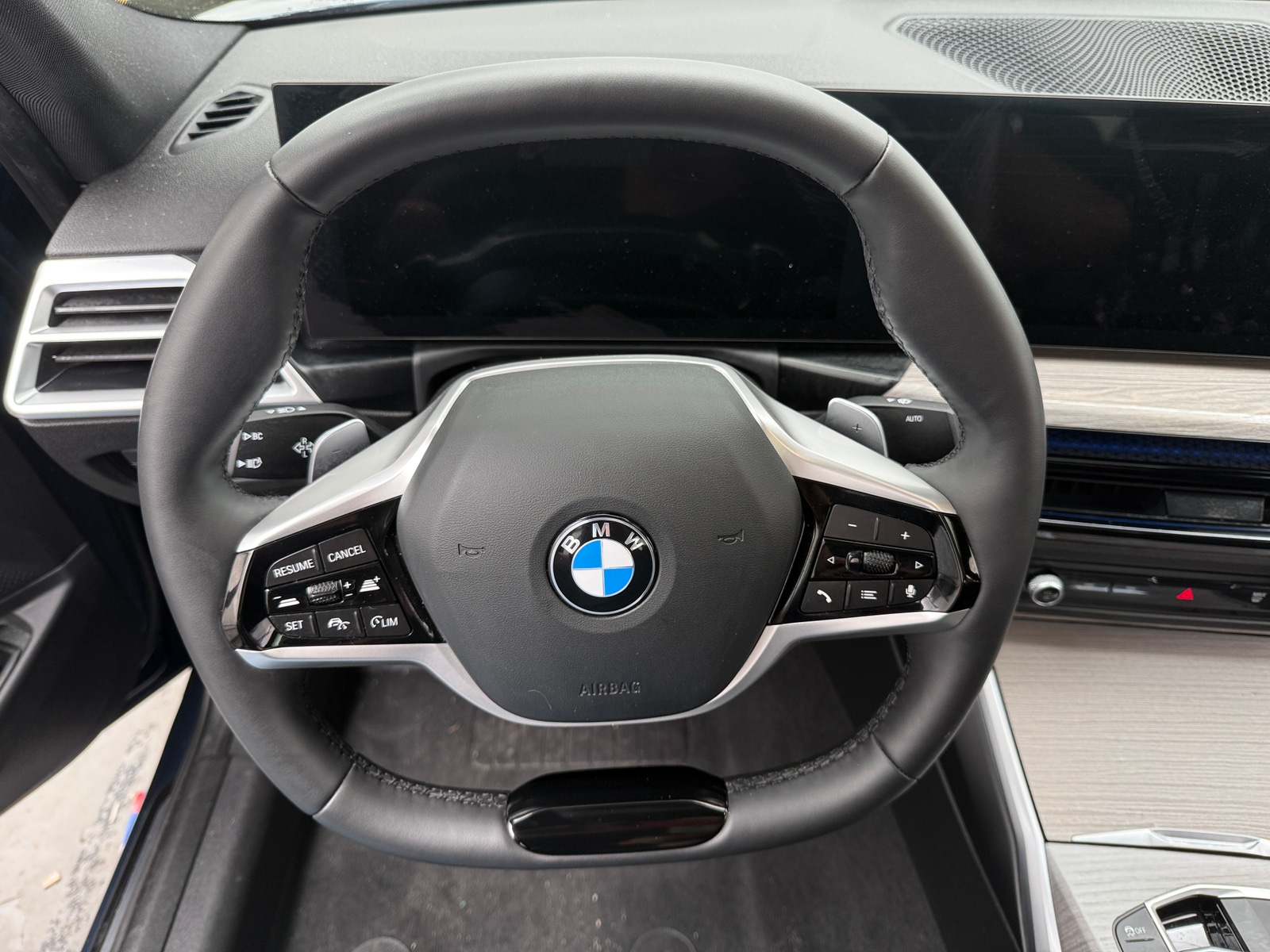 Thumbnail: 2026 BMW 3 Series - 4