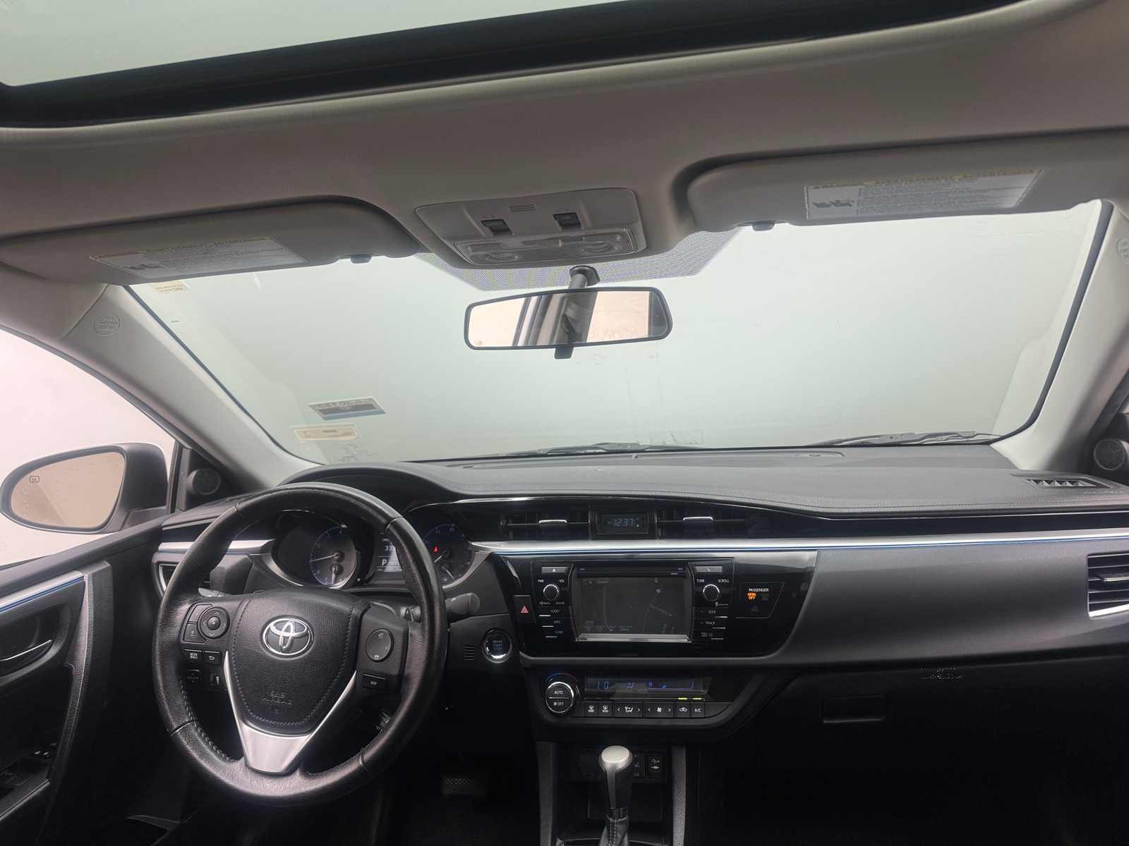 Thumbnail: 2016 Toyota Corolla - 3