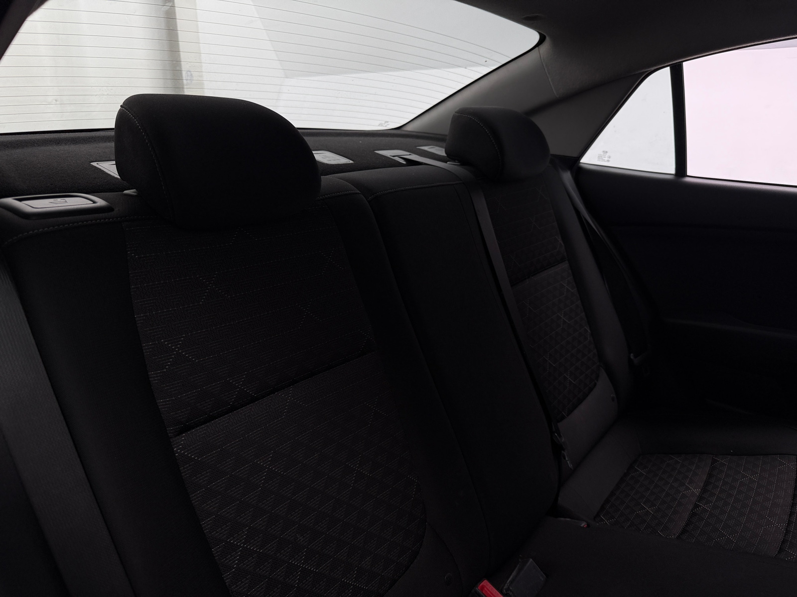 Thumbnail: 2021 Kia Rio - 6
