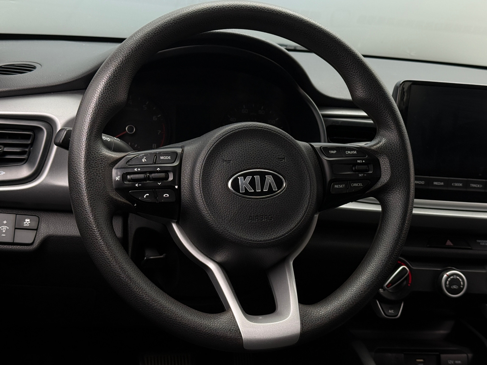Thumbnail: 2021 Kia Rio - 5