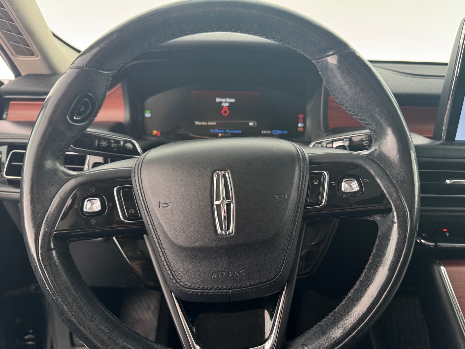 Thumbnail: 2021 Lincoln Aviator - 4