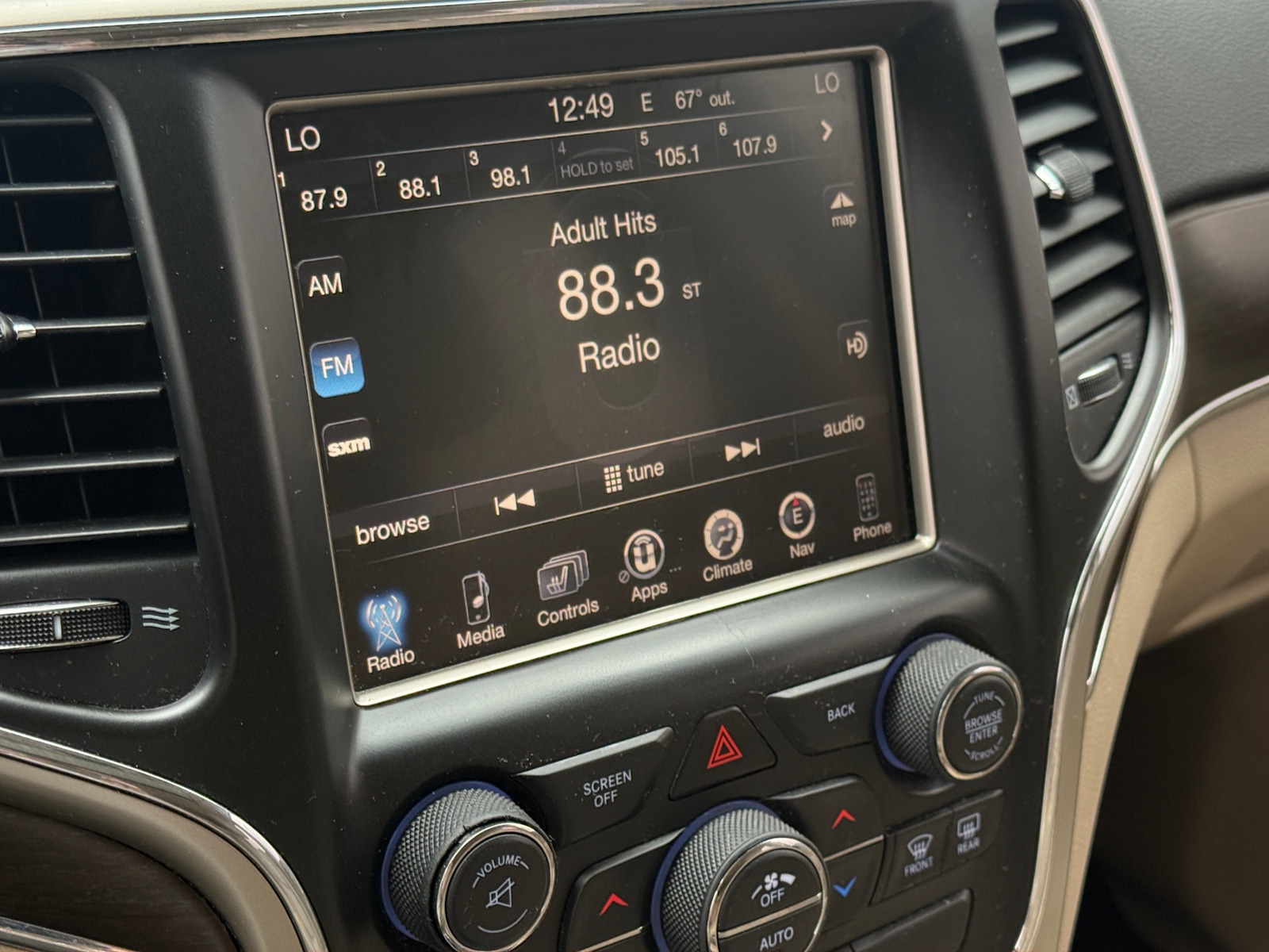 Thumbnail: 2015 Jeep Grand Cherokee - 3