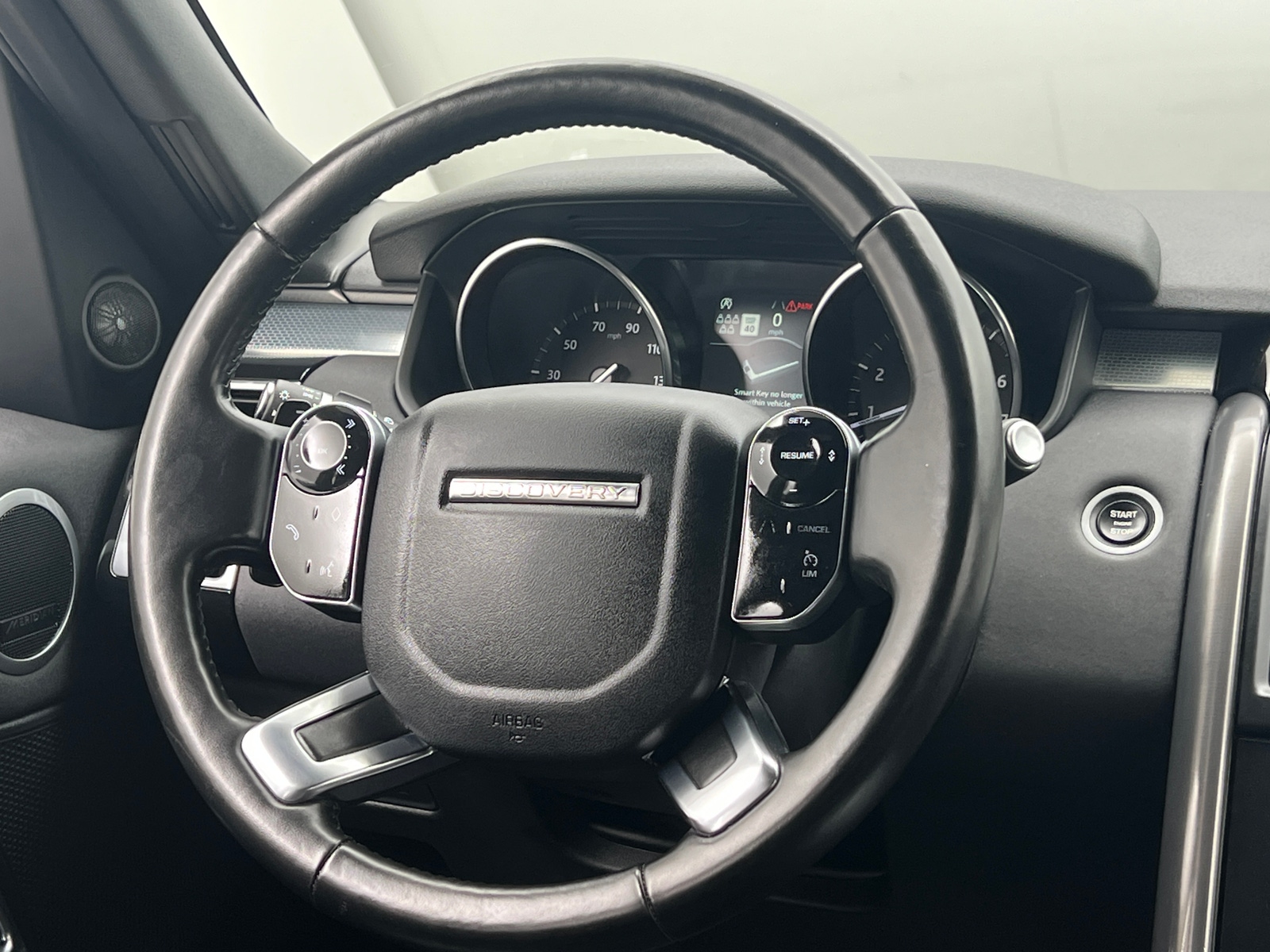 Thumbnail: 2020 Land Rover Discovery - 4