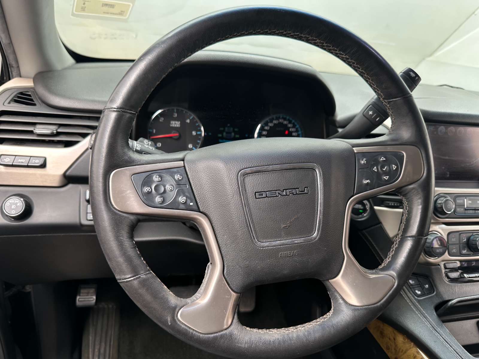 Thumbnail: 2017 GMC Yukon - 4