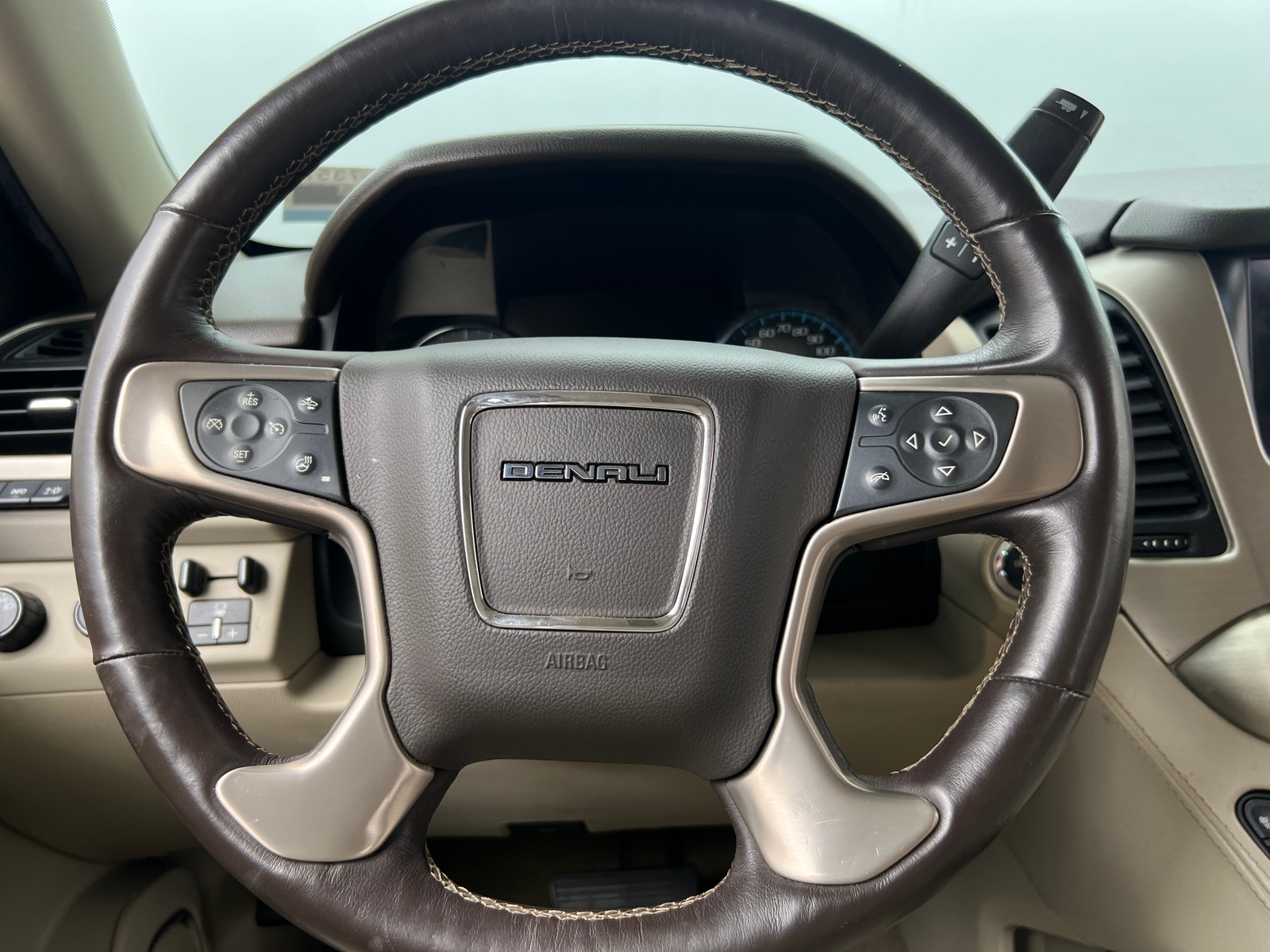 Thumbnail: 2018 GMC Yukon XL - 4