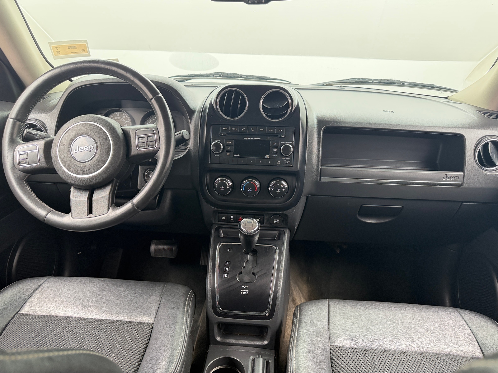 Thumbnail: 2016 Jeep Patriot - 3