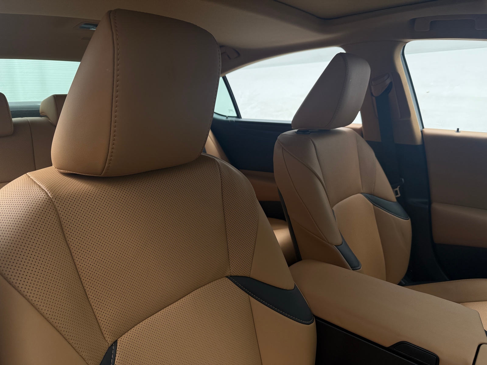 Thumbnail: 2023 Lexus ES - 2