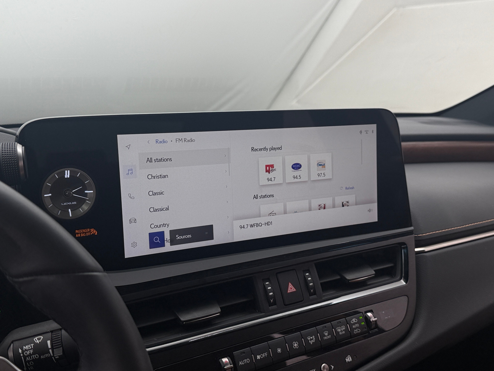 Thumbnail: 2023 Lexus ES - 4