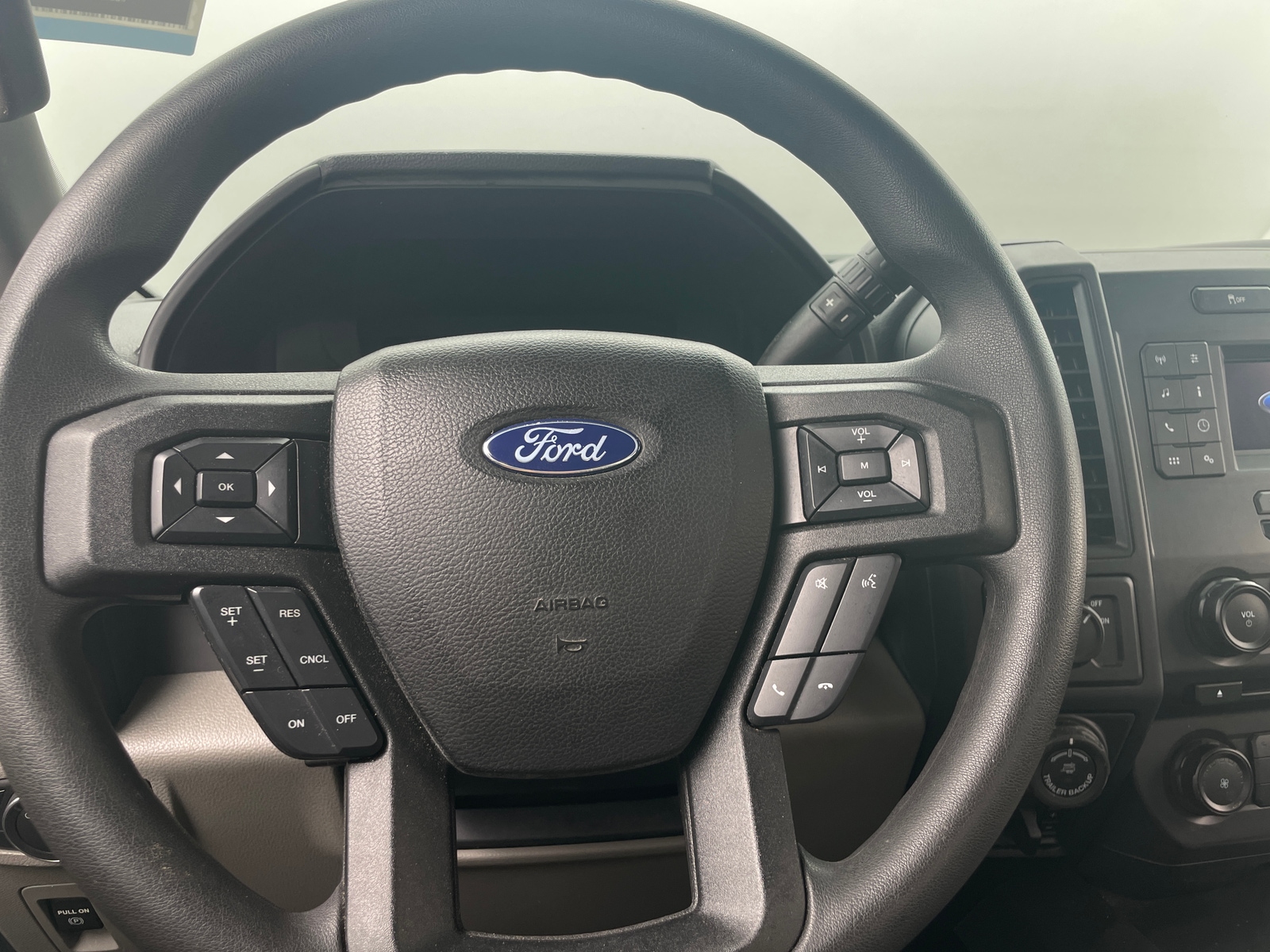 Thumbnail: 2018 Ford Econoline - 5