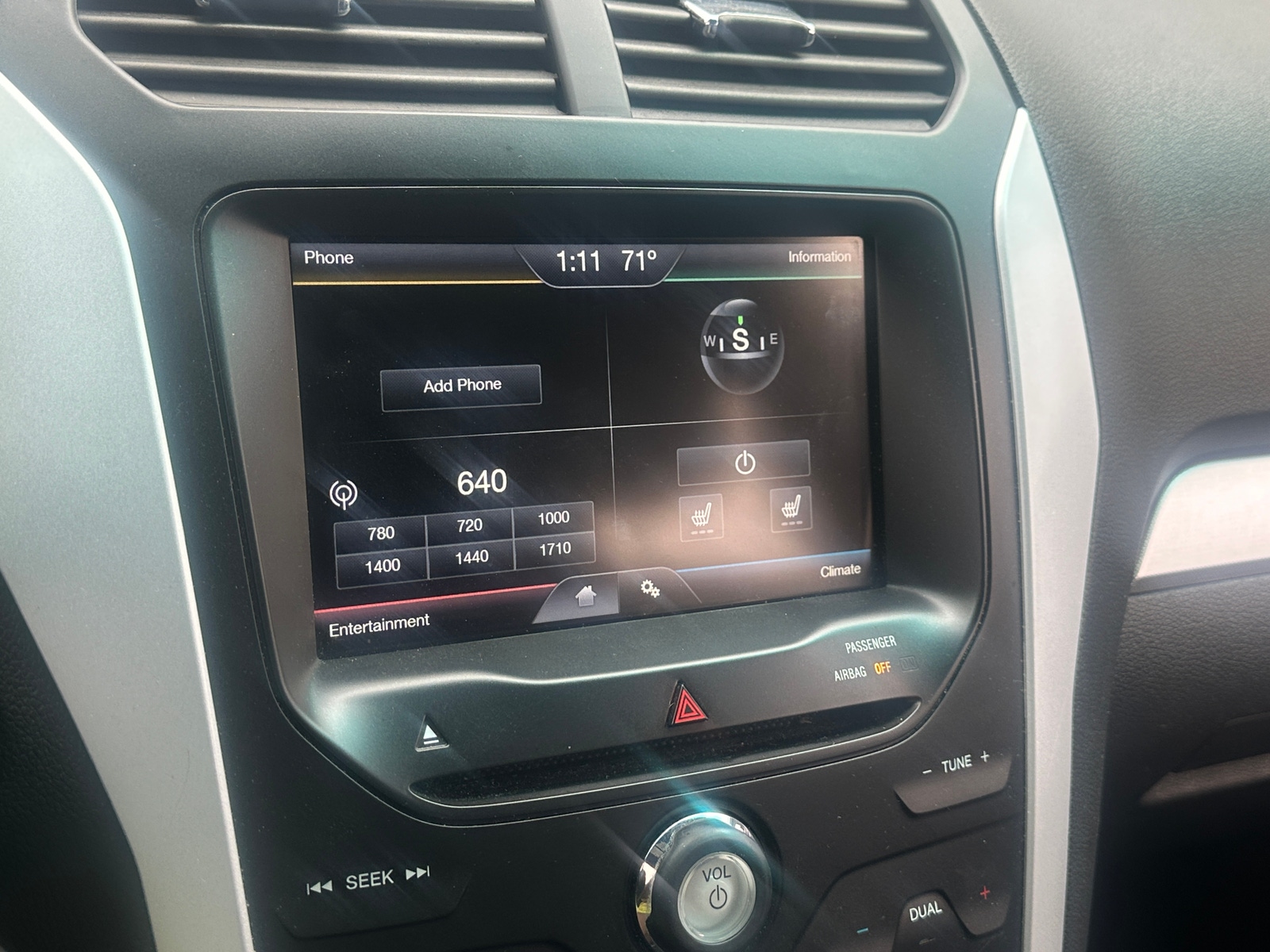 Thumbnail: 2015 Ford Explorer - 3