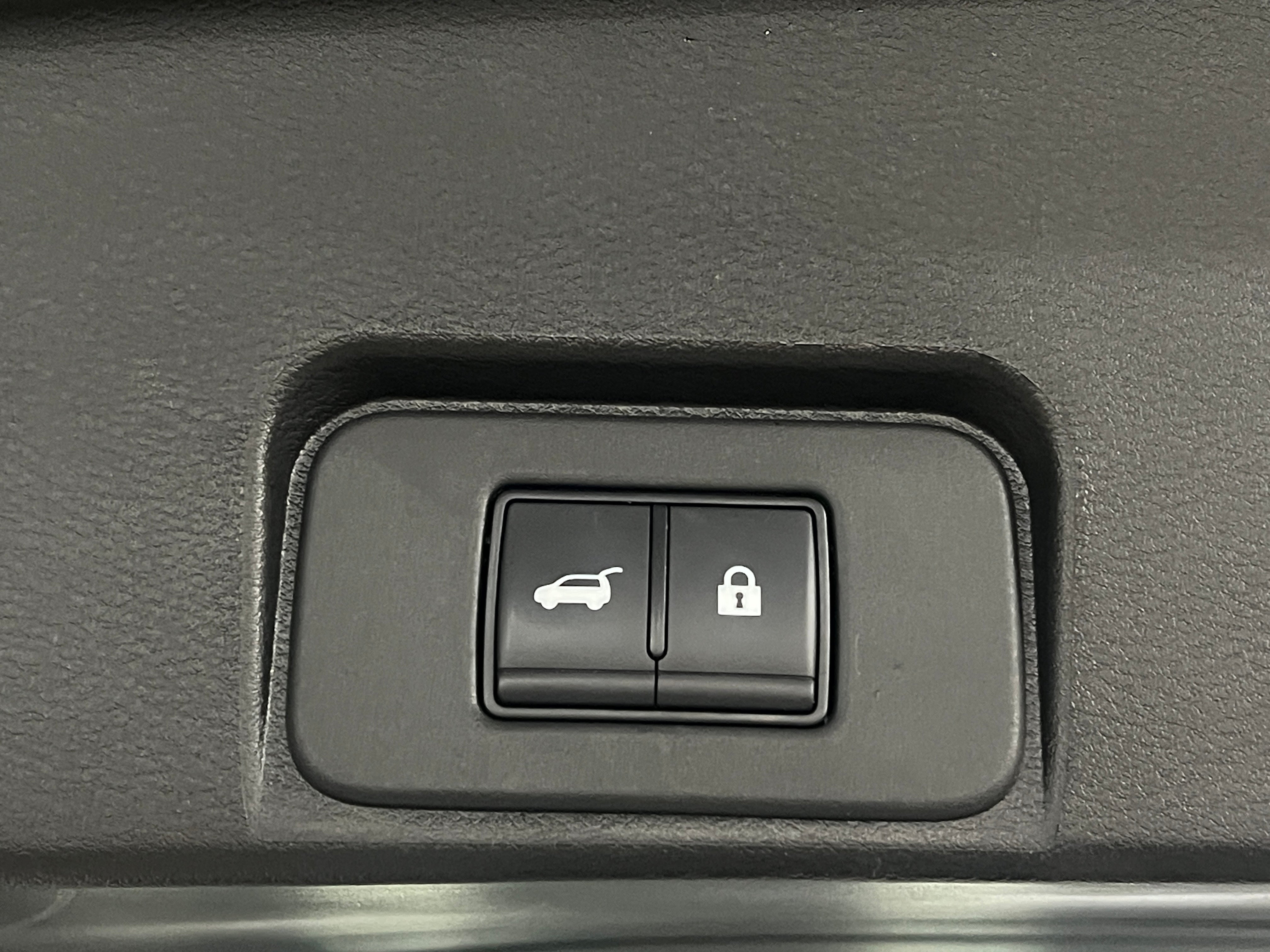 2025 Nissan Rogue SV - Photo 10