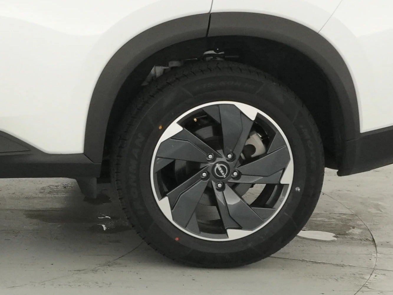 2025 Nissan Rogue SV - Photo 12