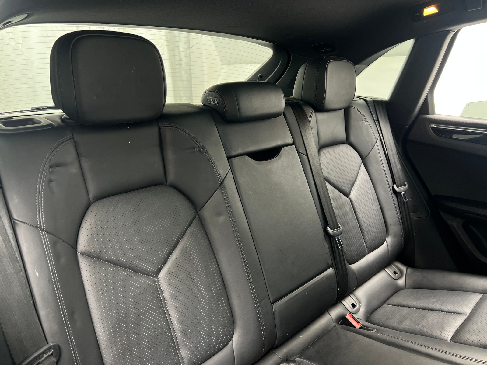 Thumbnail: 2016 Porsche Macan - 5