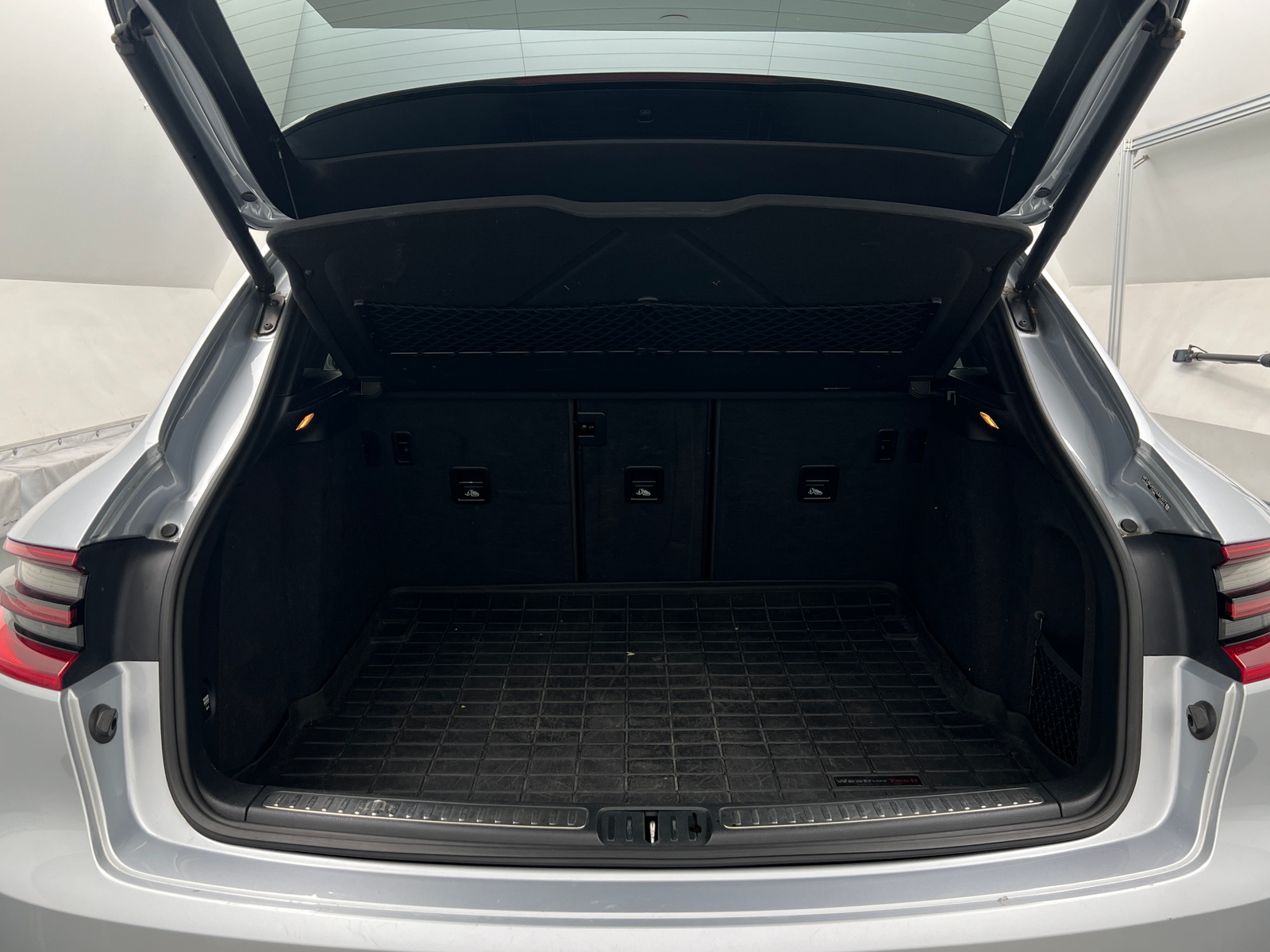 Thumbnail: 2016 Porsche Macan - 6