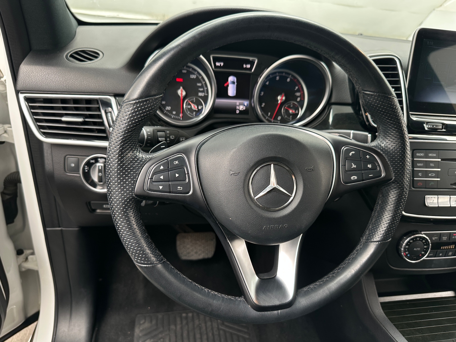 Thumbnail: 2018 Mercedes-Benz GLE - 4