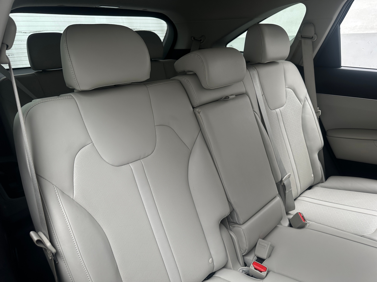 Thumbnail: 2023 Kia Sorento - 5