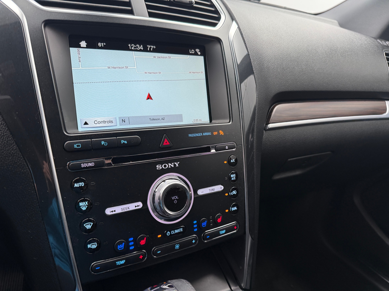 Thumbnail: 2018 Ford Explorer - 3