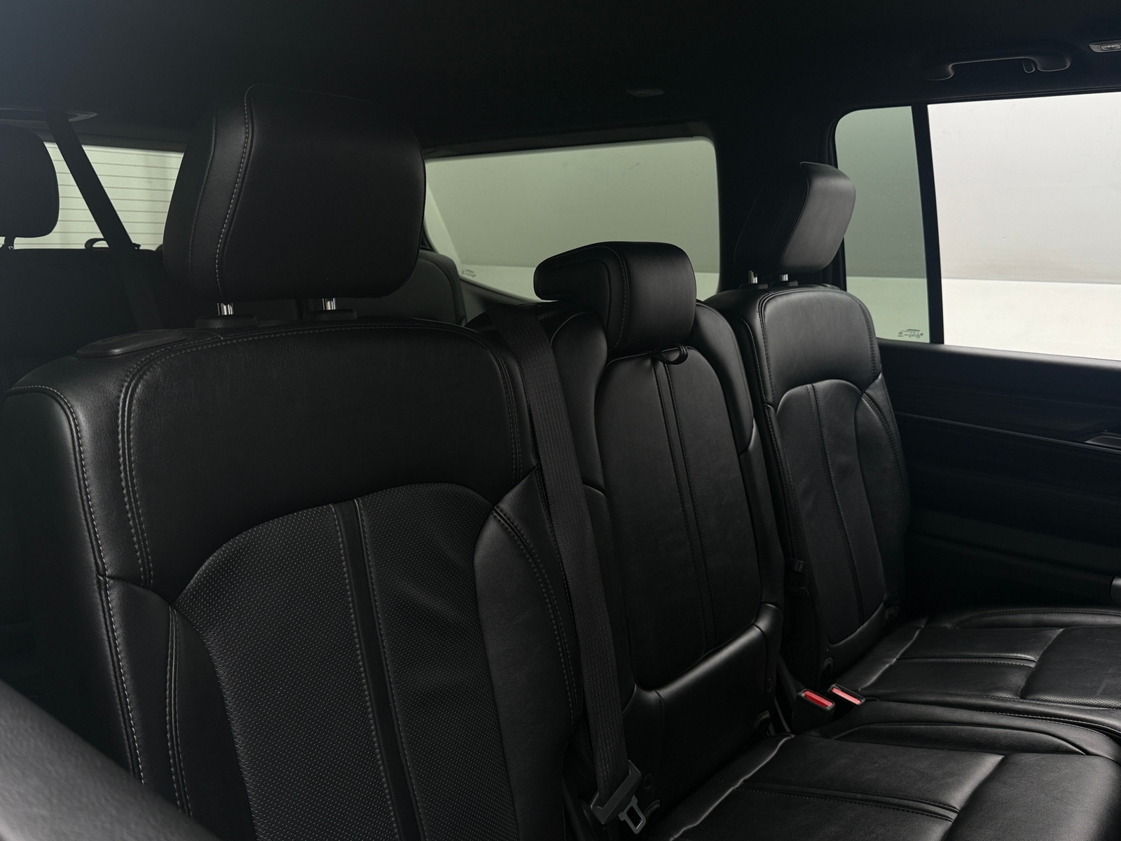 Thumbnail: 2024 Jeep Wagoneer - 5