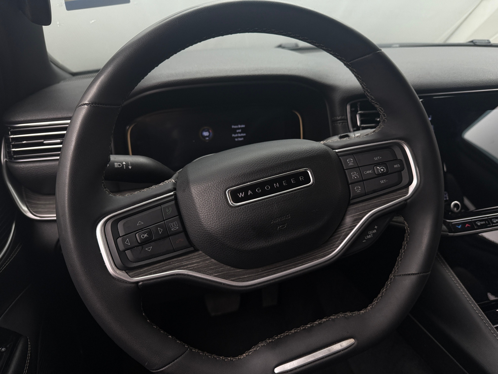 Thumbnail: 2024 Jeep Wagoneer - 4