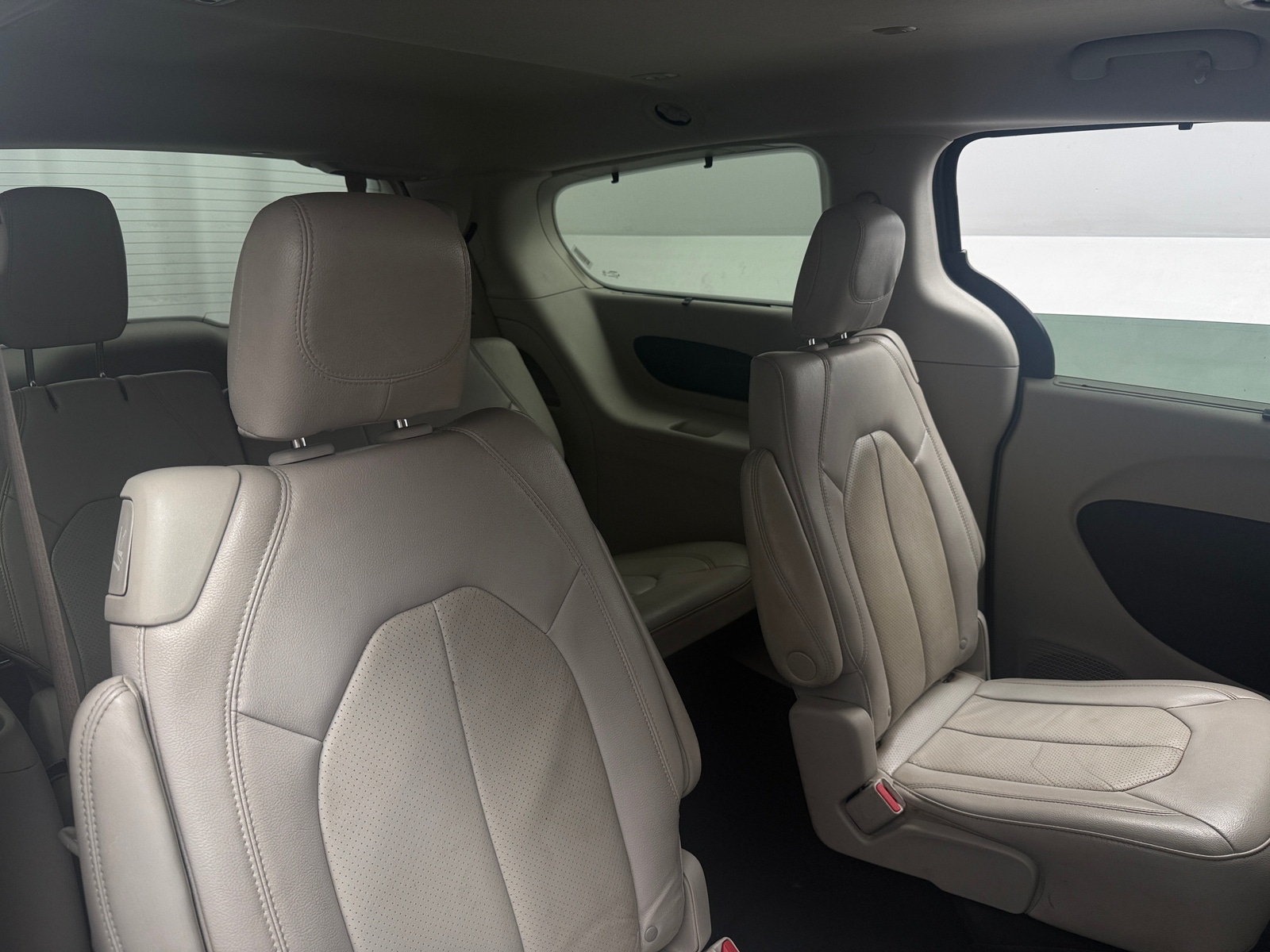 Thumbnail: 2021 Chrysler Pacifica - 5