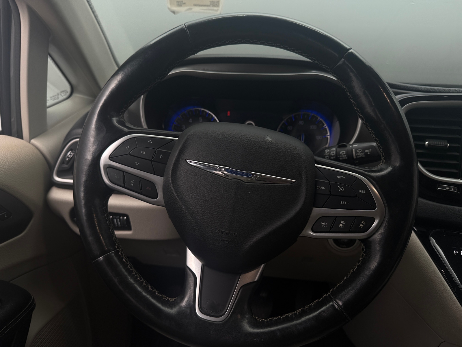 Thumbnail: 2021 Chrysler Pacifica - 4
