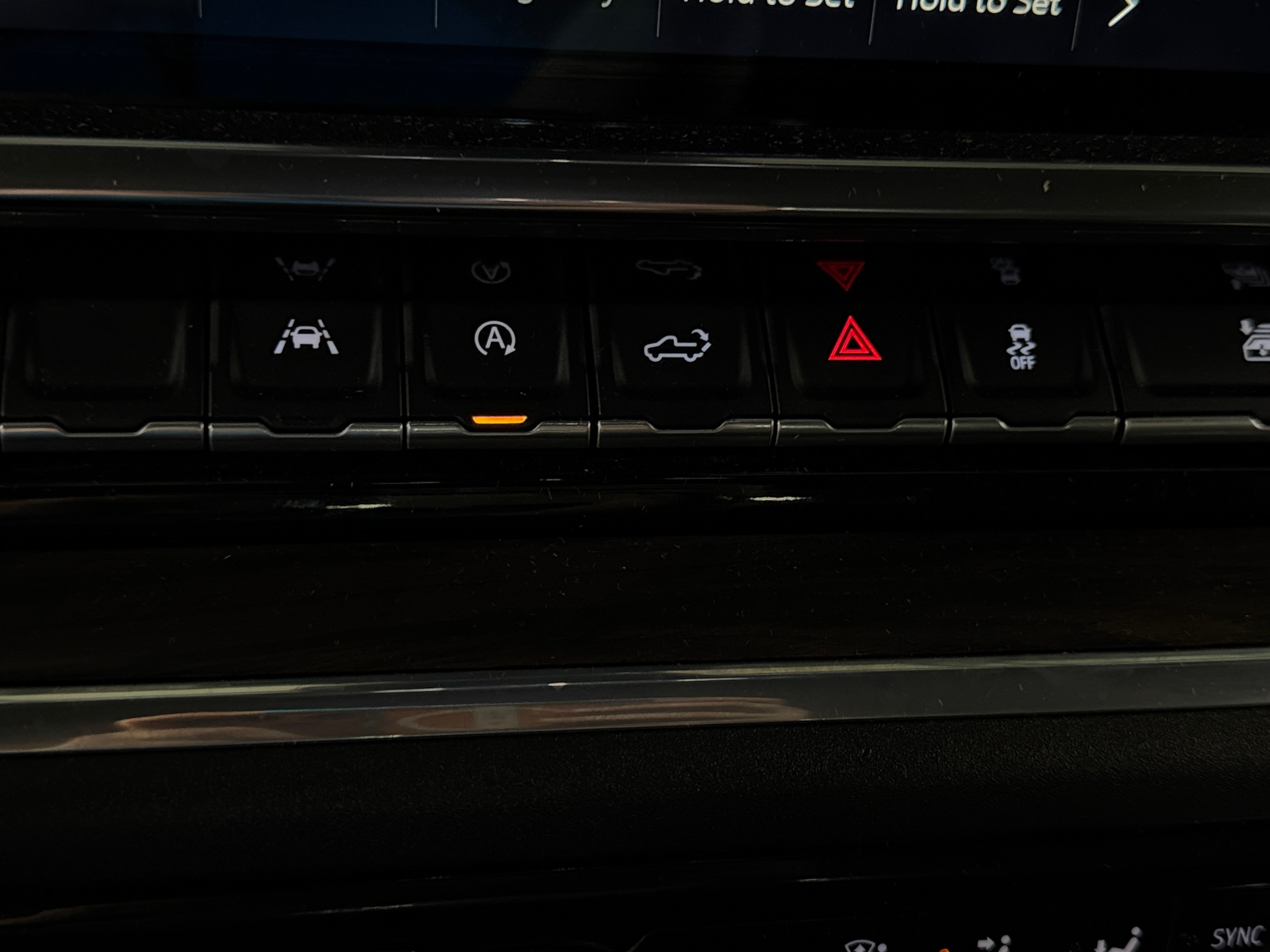 2024 GMC Sierra 1500 SLT - Photo 13