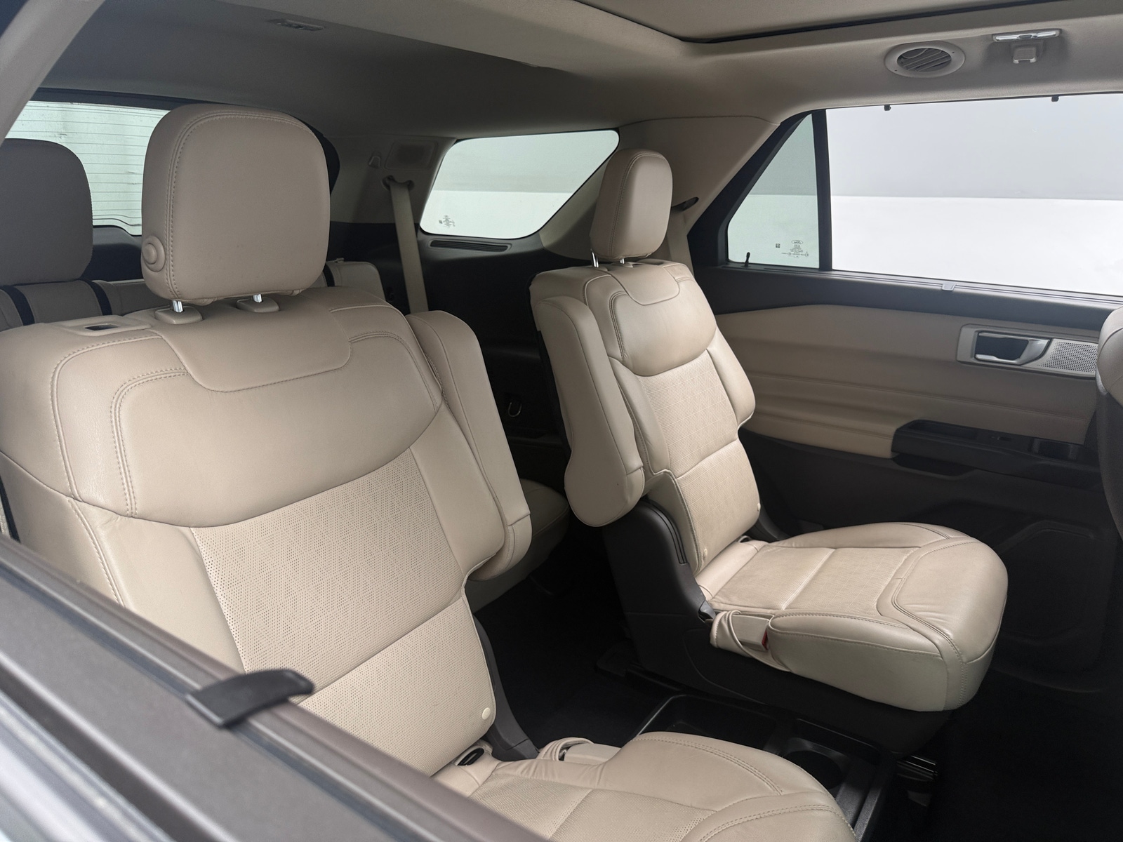Thumbnail: 2020 Ford Explorer - 5