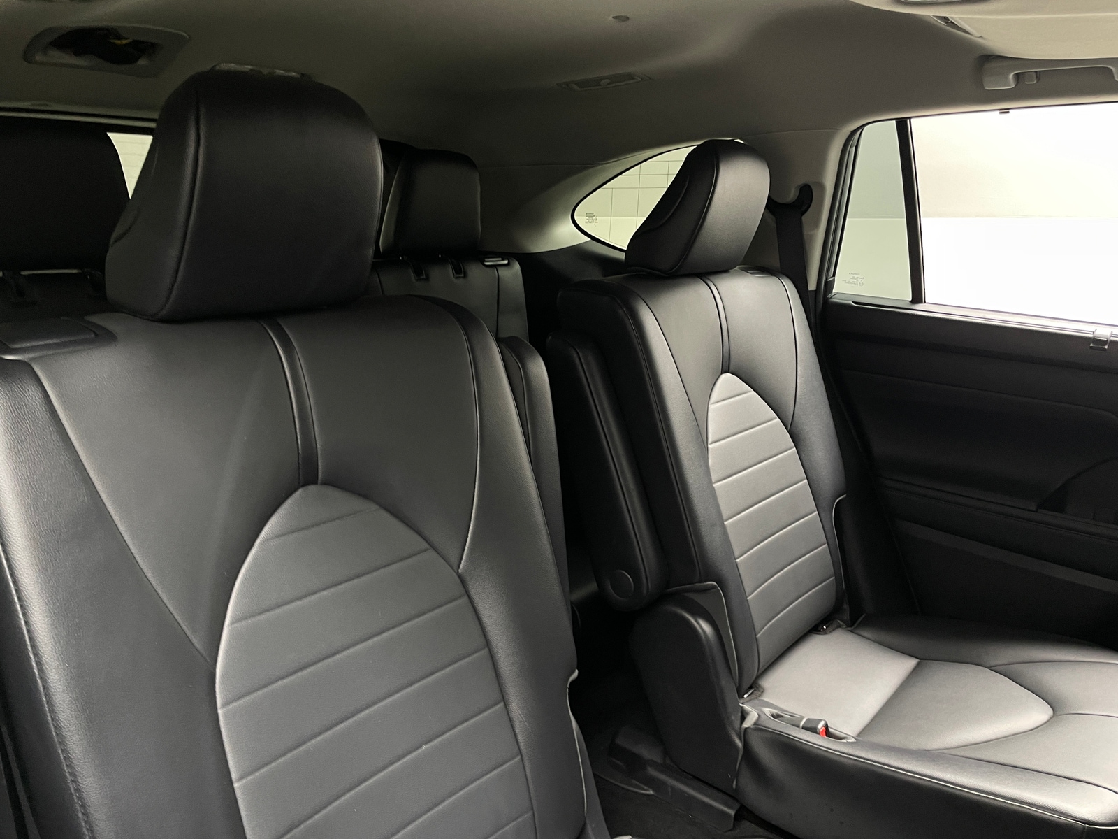 Thumbnail: 2021 Toyota Highlander - 5