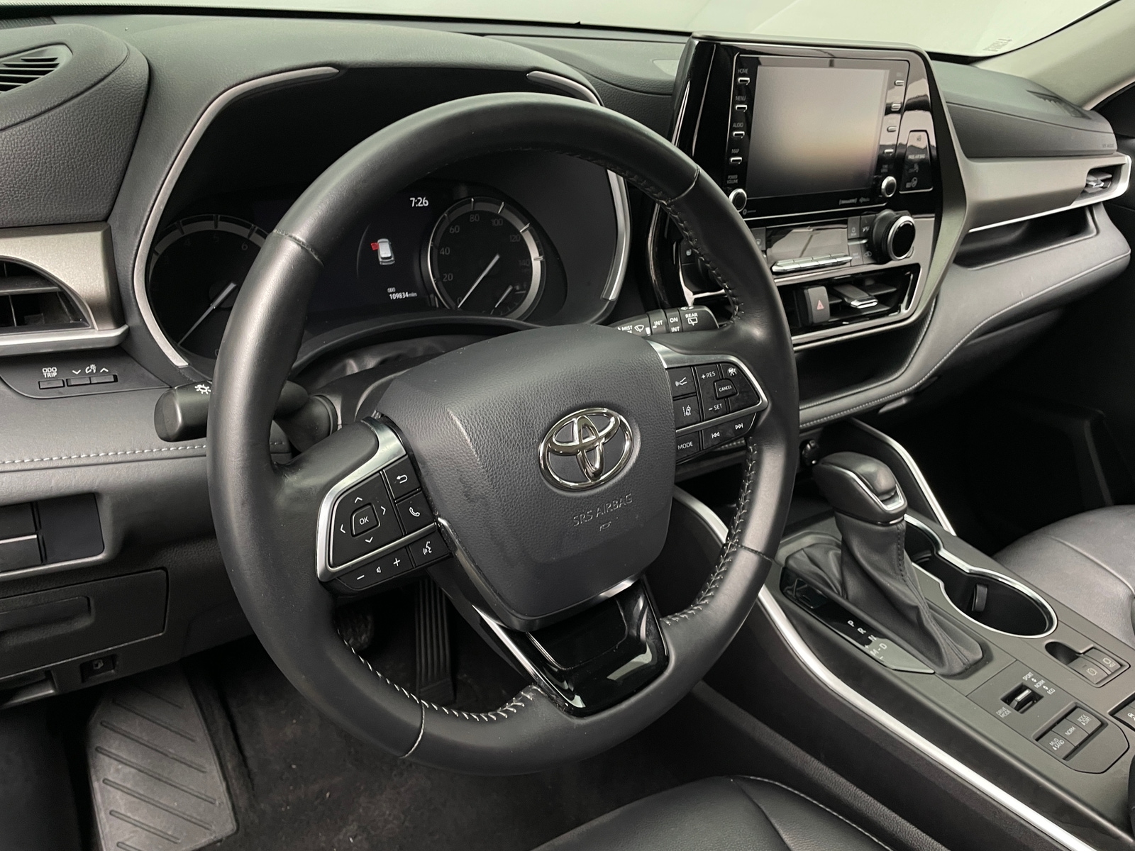 Thumbnail: 2021 Toyota Highlander - 4
