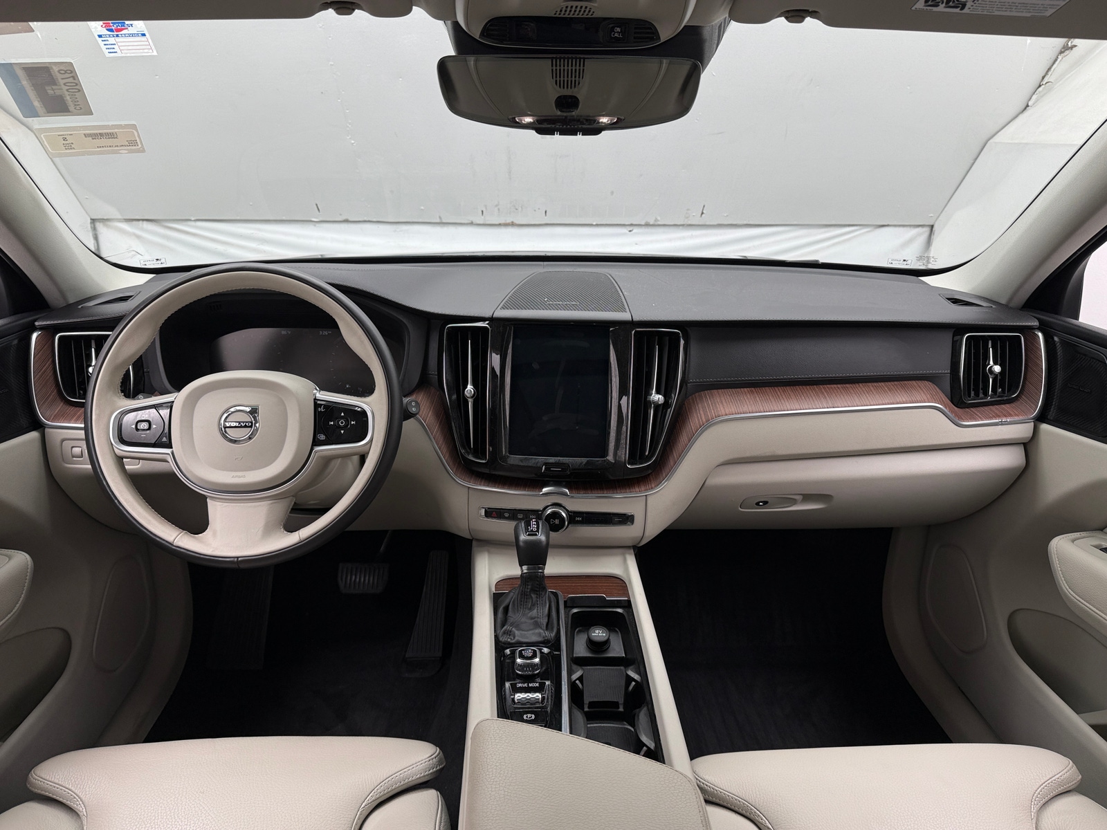 Thumbnail: 2020 Volvo XC60 - 2