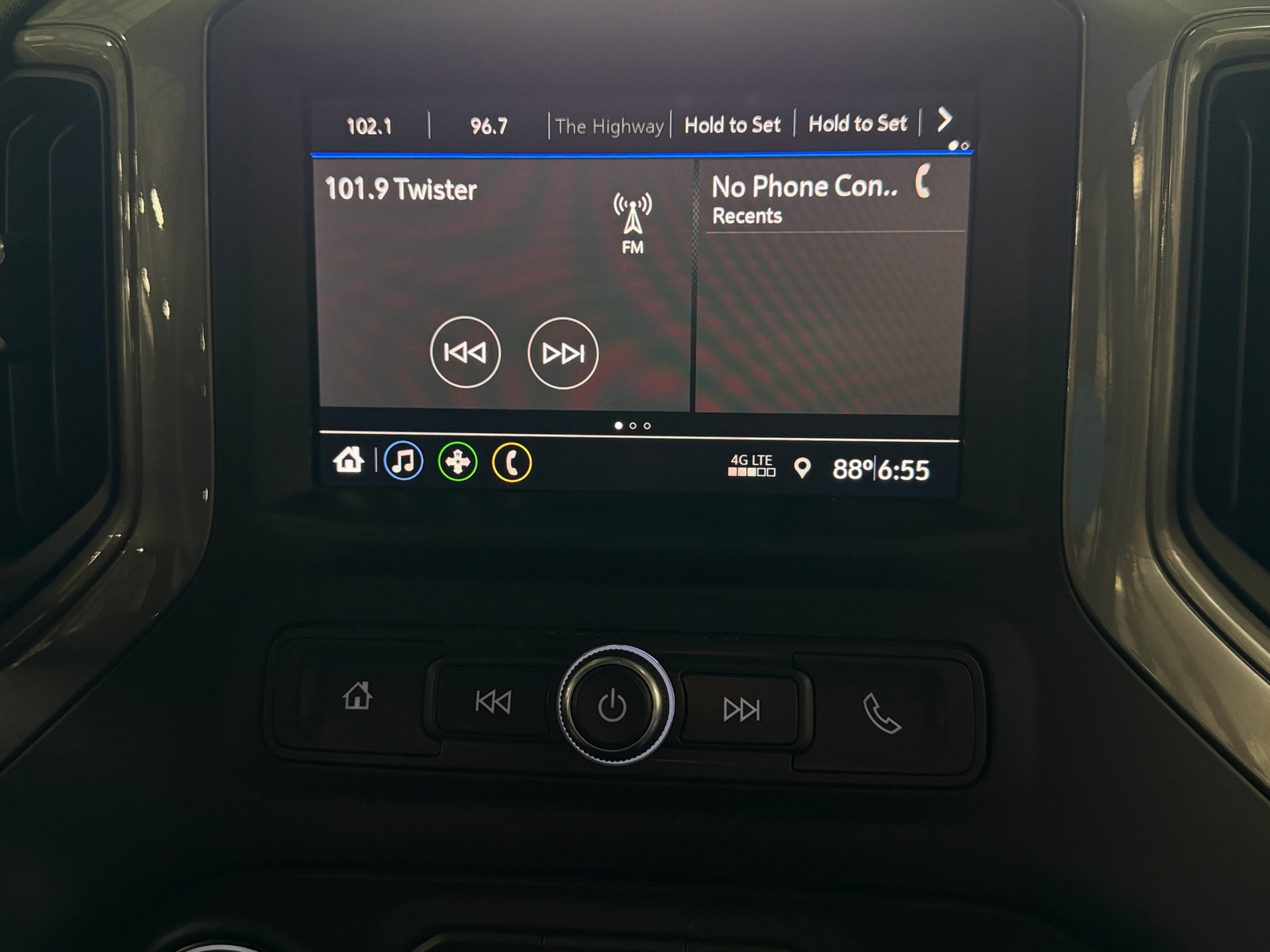 Thumbnail: 2021 Chevrolet Silverado 1500 - 4