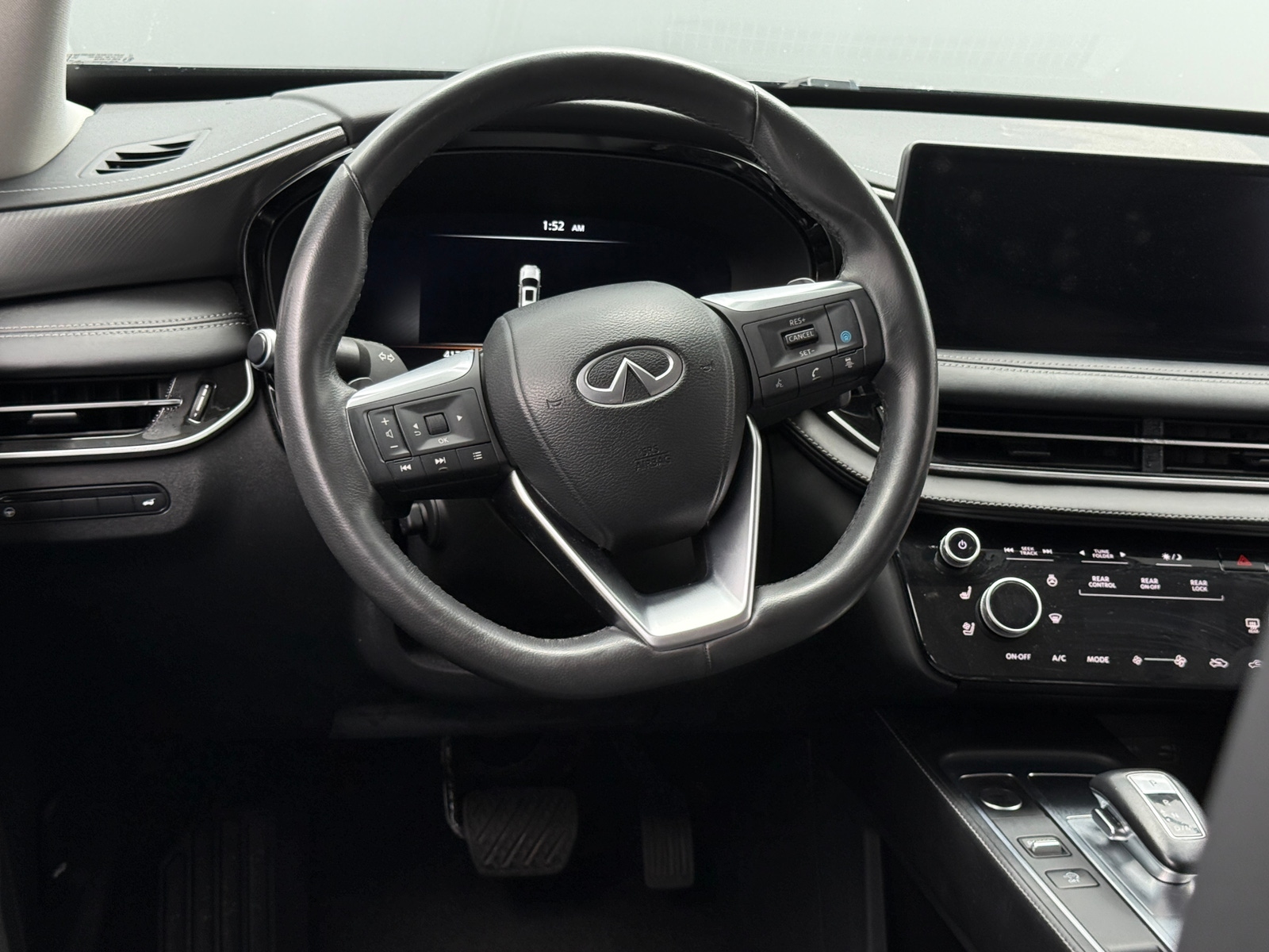 Thumbnail: 2023 INFINITI QX60 - 4