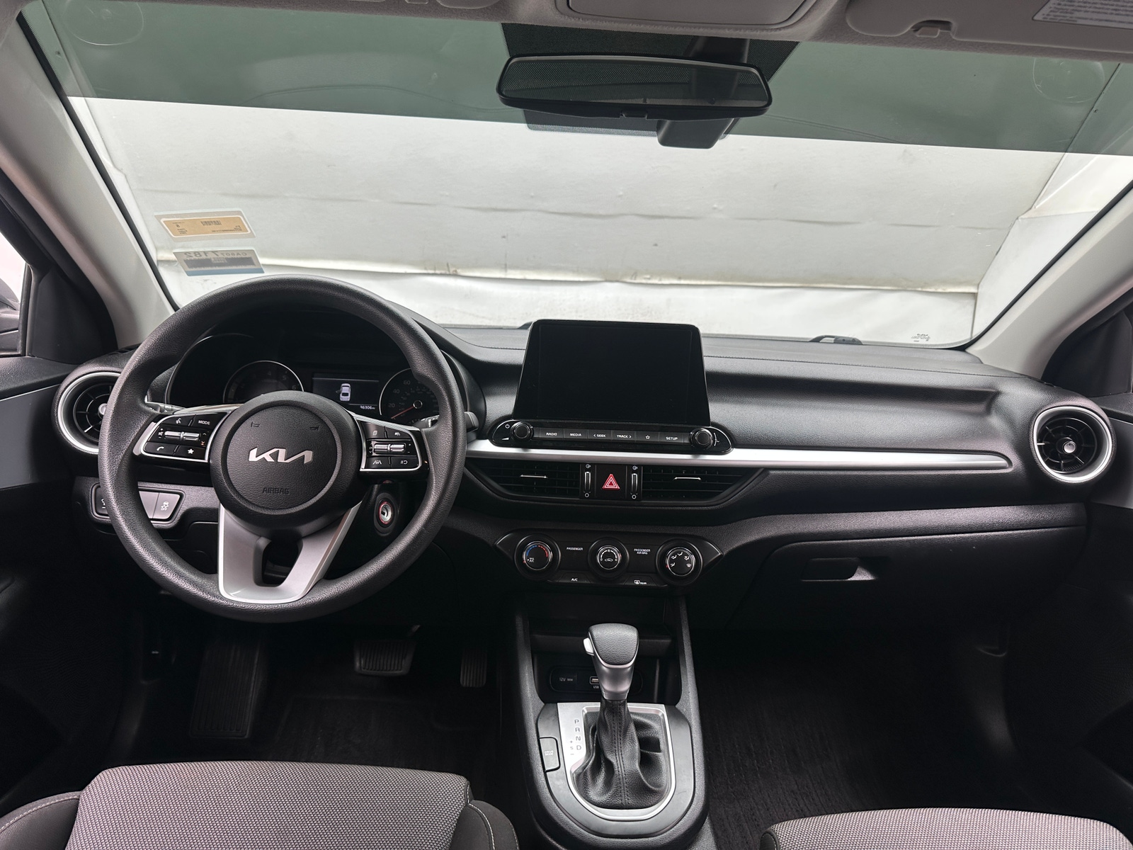 Thumbnail: 2024 Kia Forte - 3
