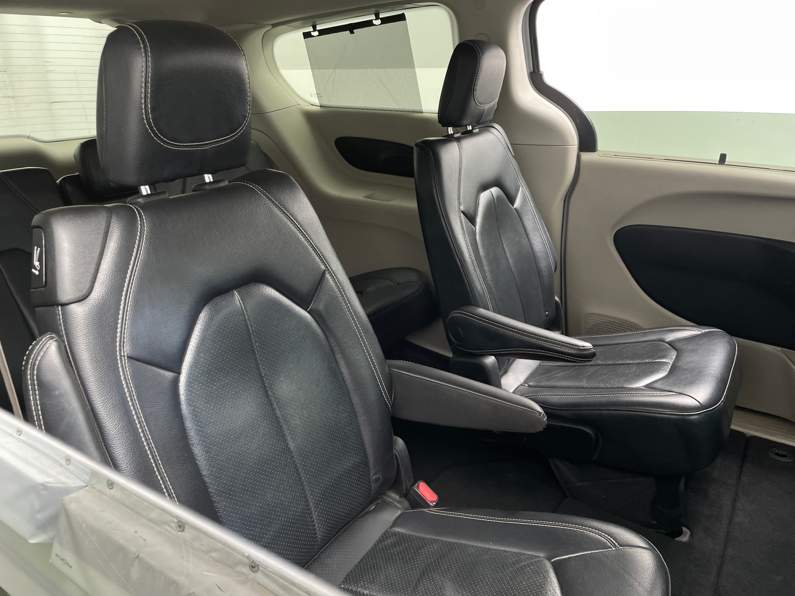 Thumbnail: 2022 Chrysler Pacifica - 5