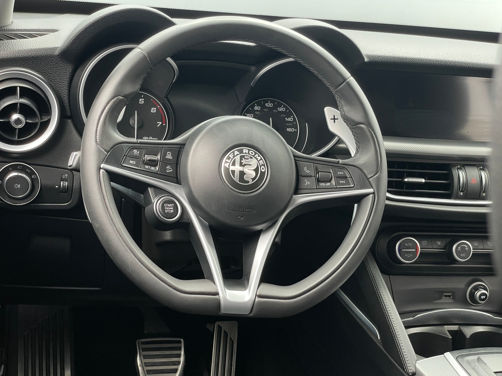 Thumbnail: 2019 Alfa Romeo Stelvio - 4
