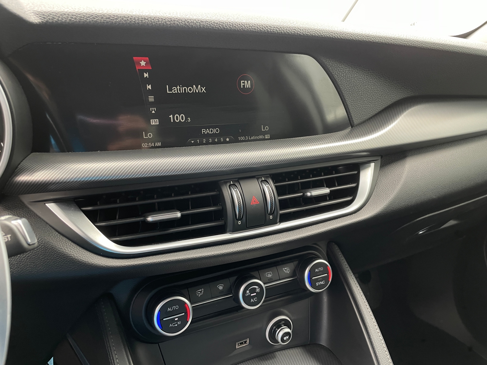 Thumbnail: 2019 Alfa Romeo Stelvio - 3
