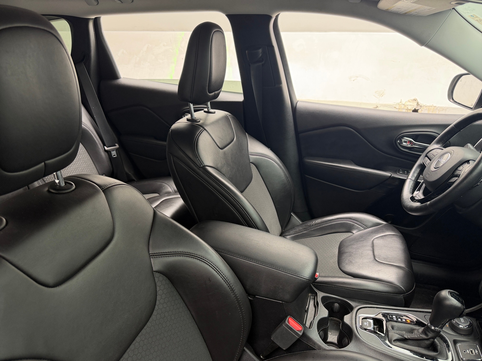 Thumbnail: 2019 Jeep Cherokee - 2
