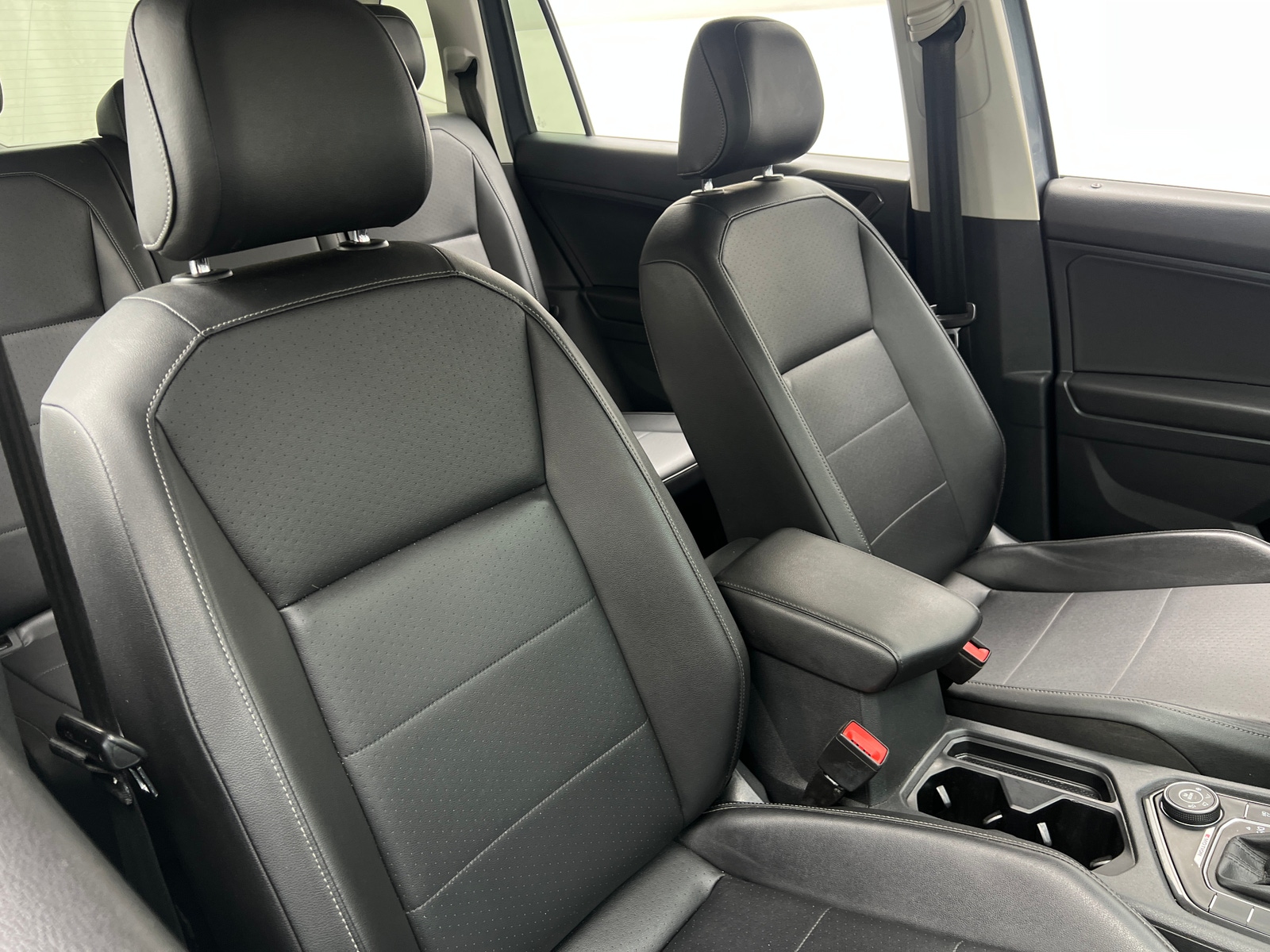 Thumbnail: 2018 Volkswagen Tiguan - 2