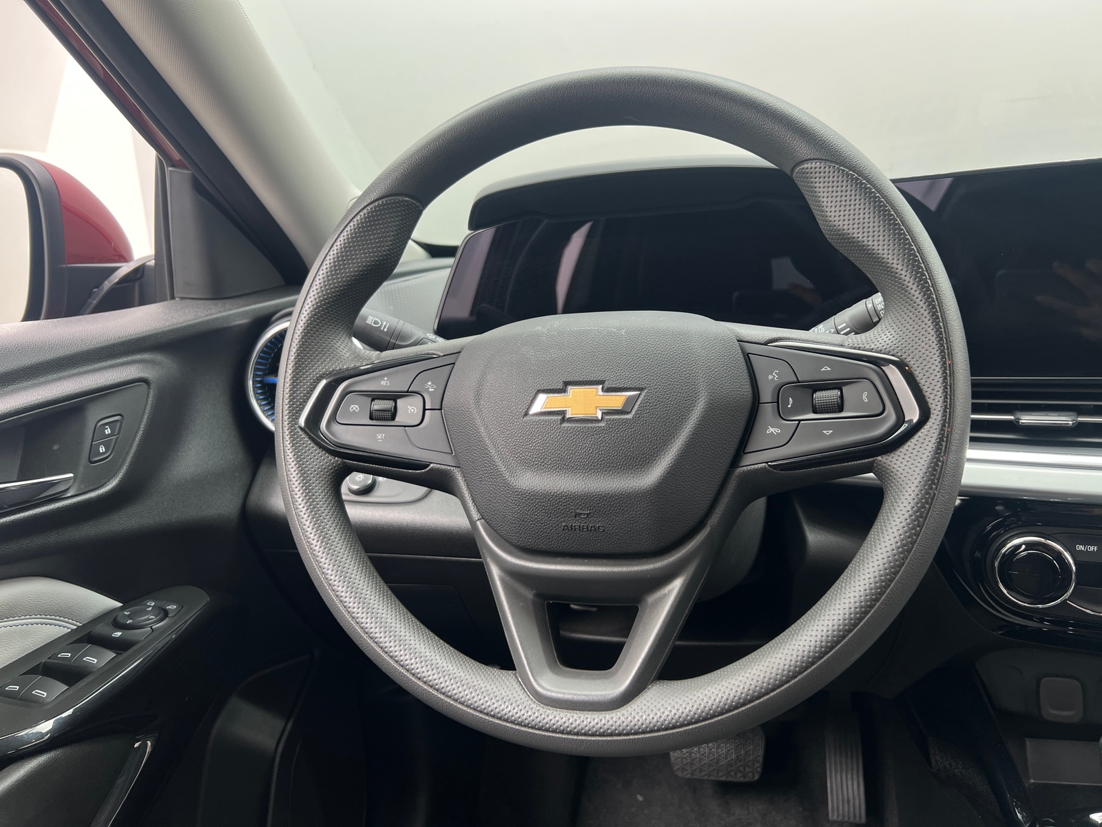 Thumbnail: 2025 Chevrolet Trax - 4