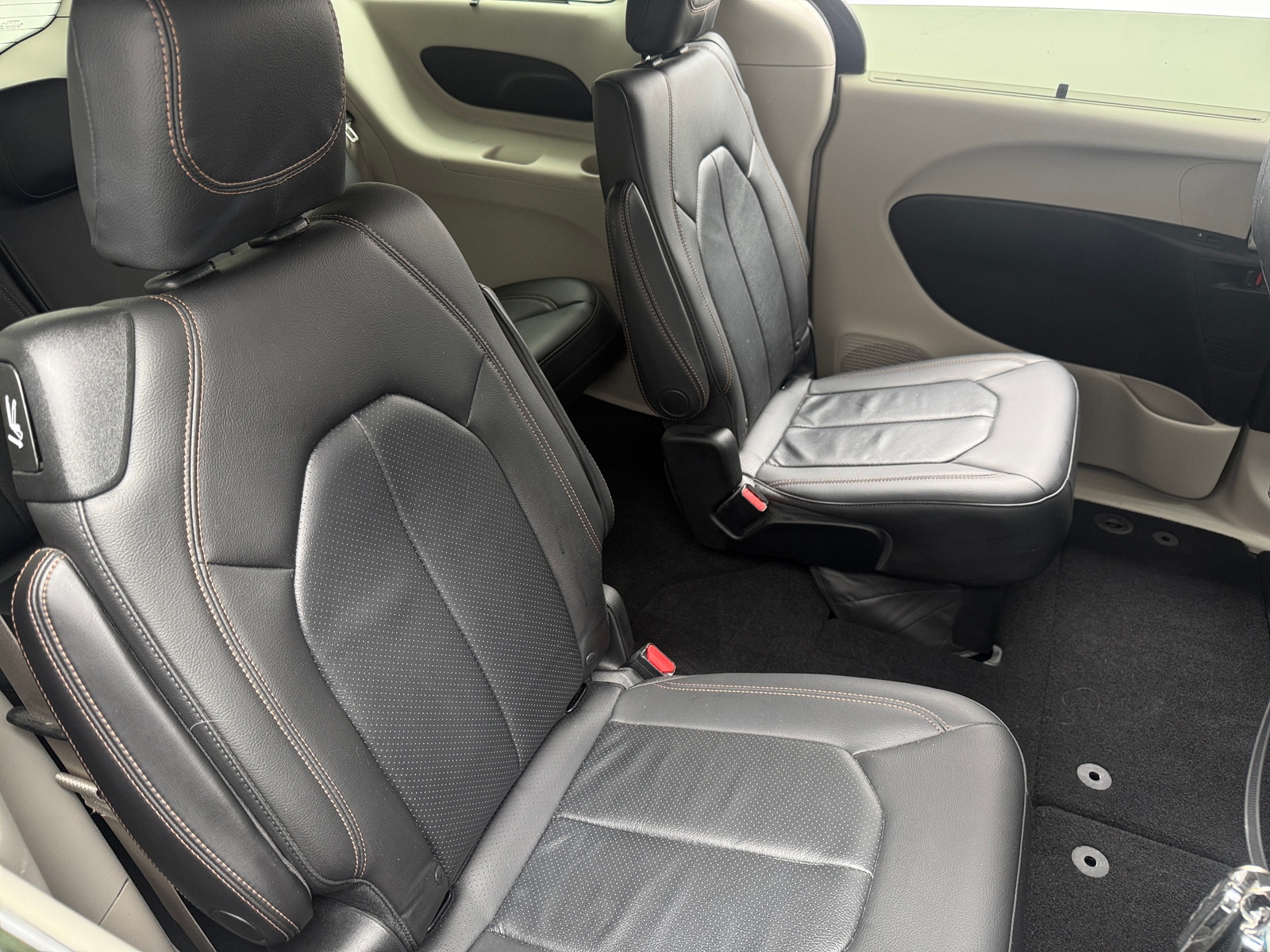 Thumbnail: 2018 Chrysler Pacifica - 5