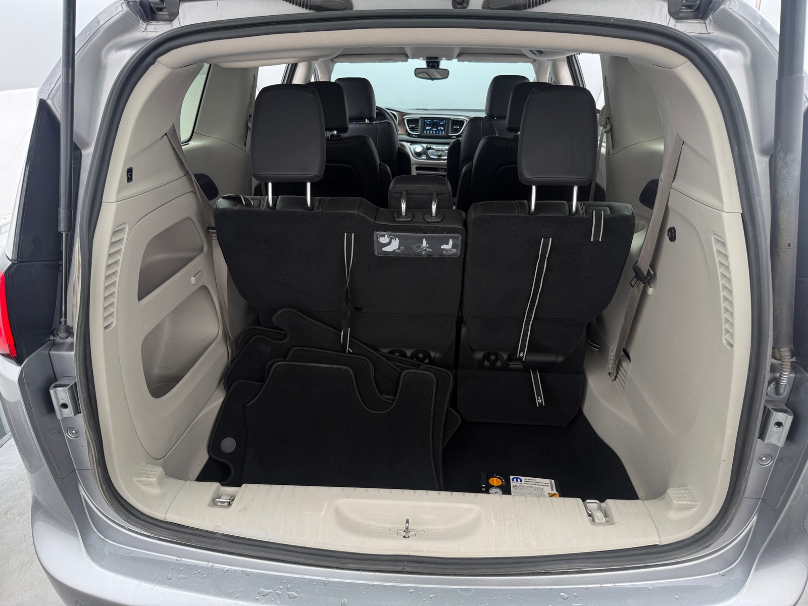 Thumbnail: 2018 Chrysler Pacifica - 6