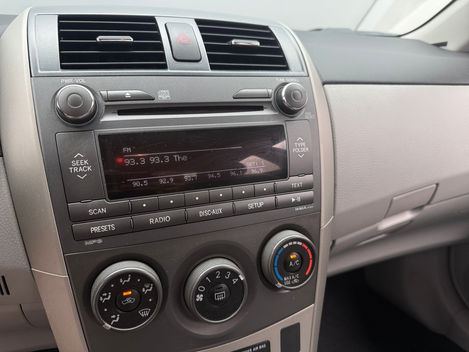 Thumbnail: 2011 Toyota Corolla - 4
