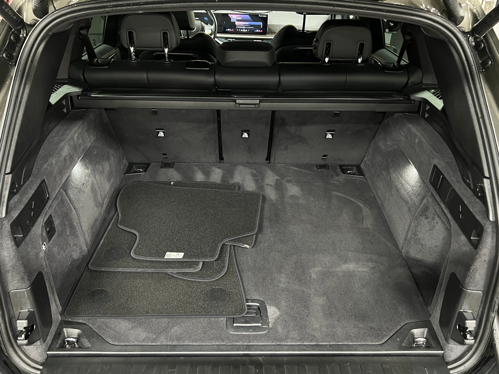 Thumbnail: 2026 BMW X5 - 6