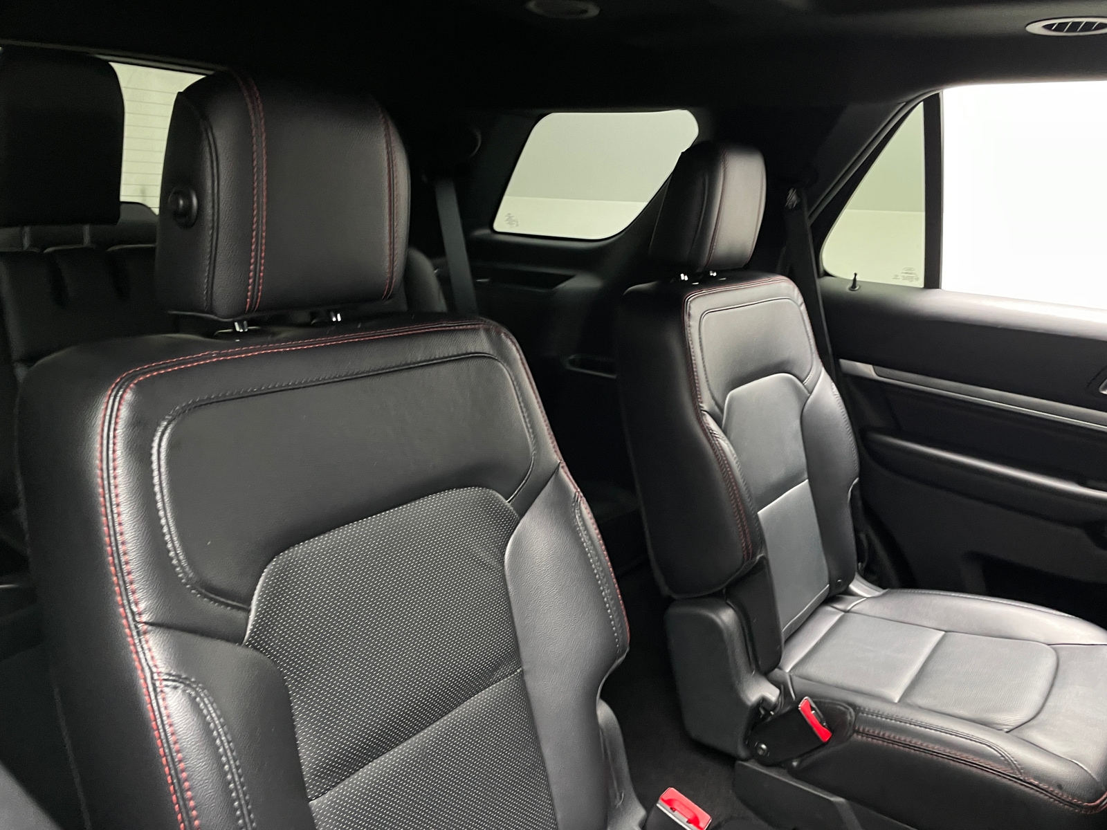 Thumbnail: 2019 Ford Explorer - 5